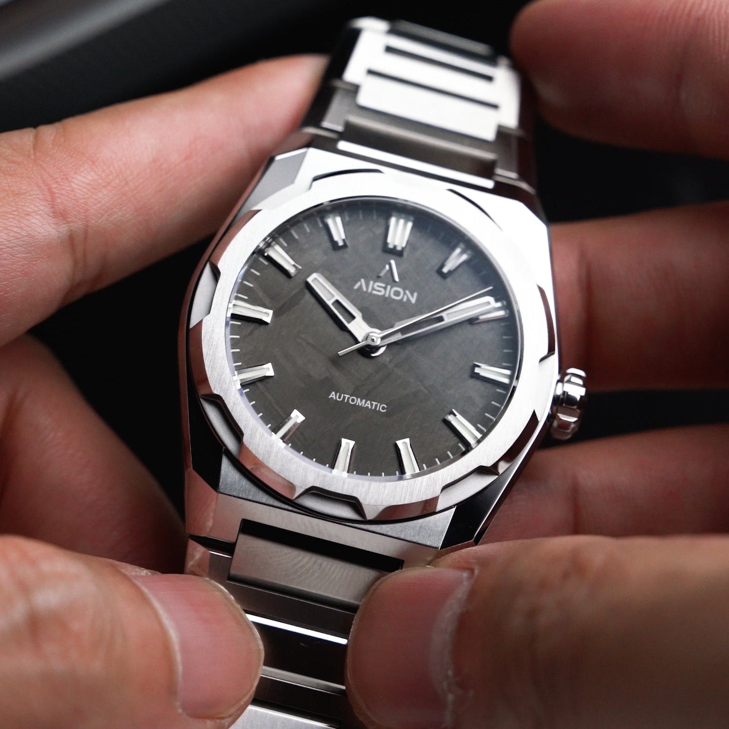 HANG - Gunmetal Meteorite Dial