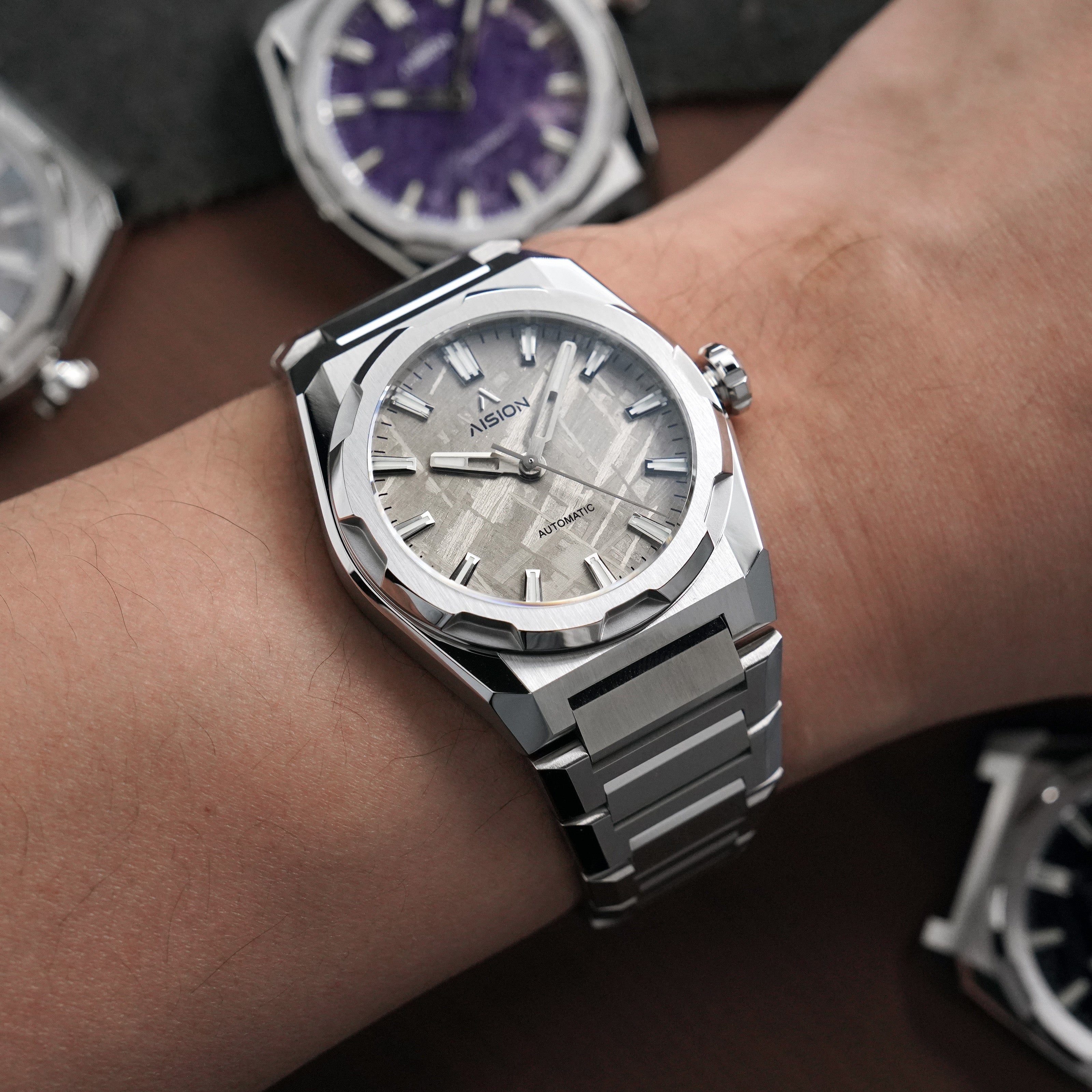 HANG - Meteorite Dial