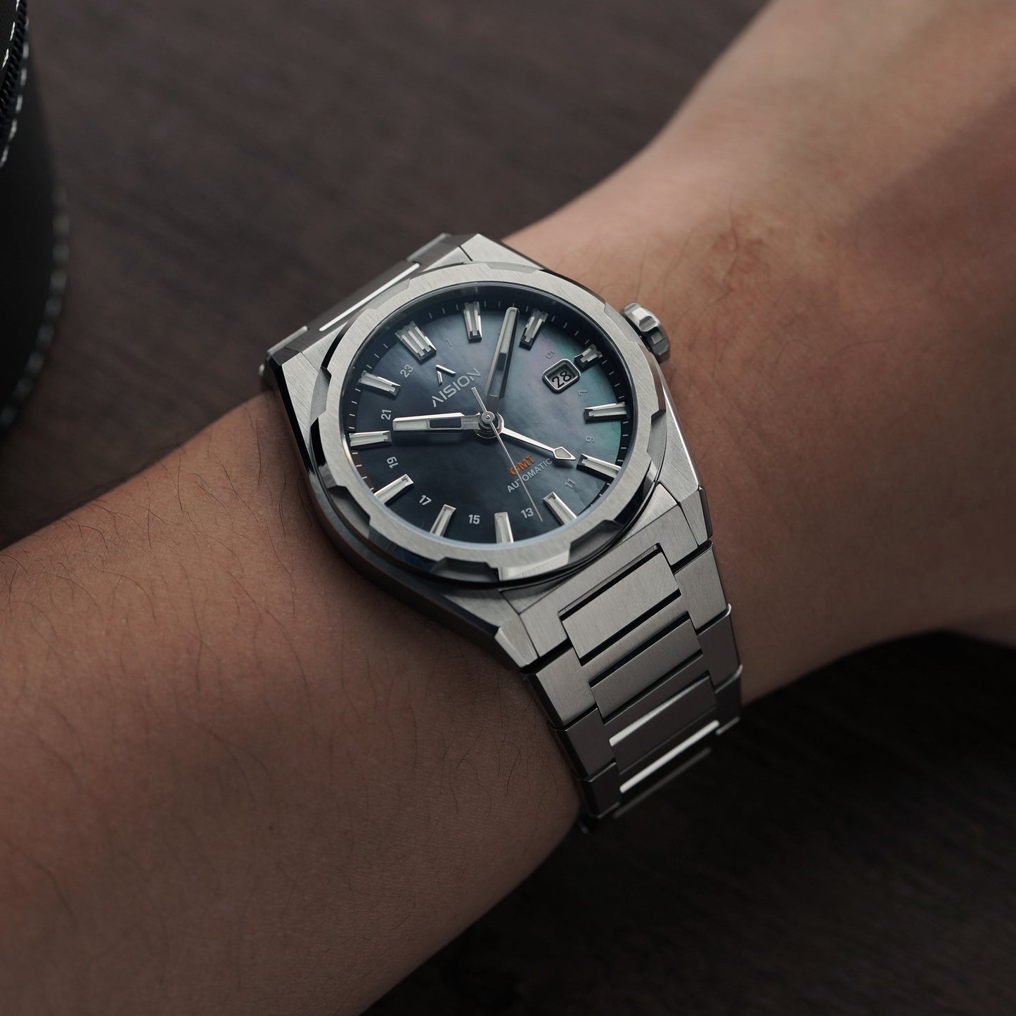 HANG GMT - 灰色貝母錶面