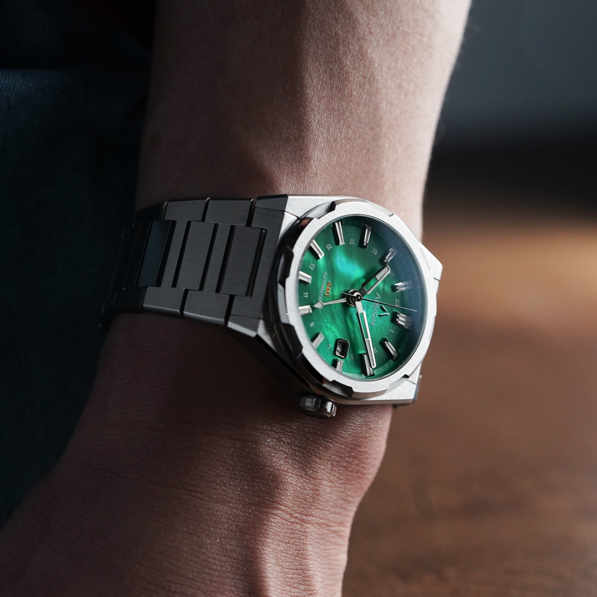 HANG GMT - Green MOP Dial