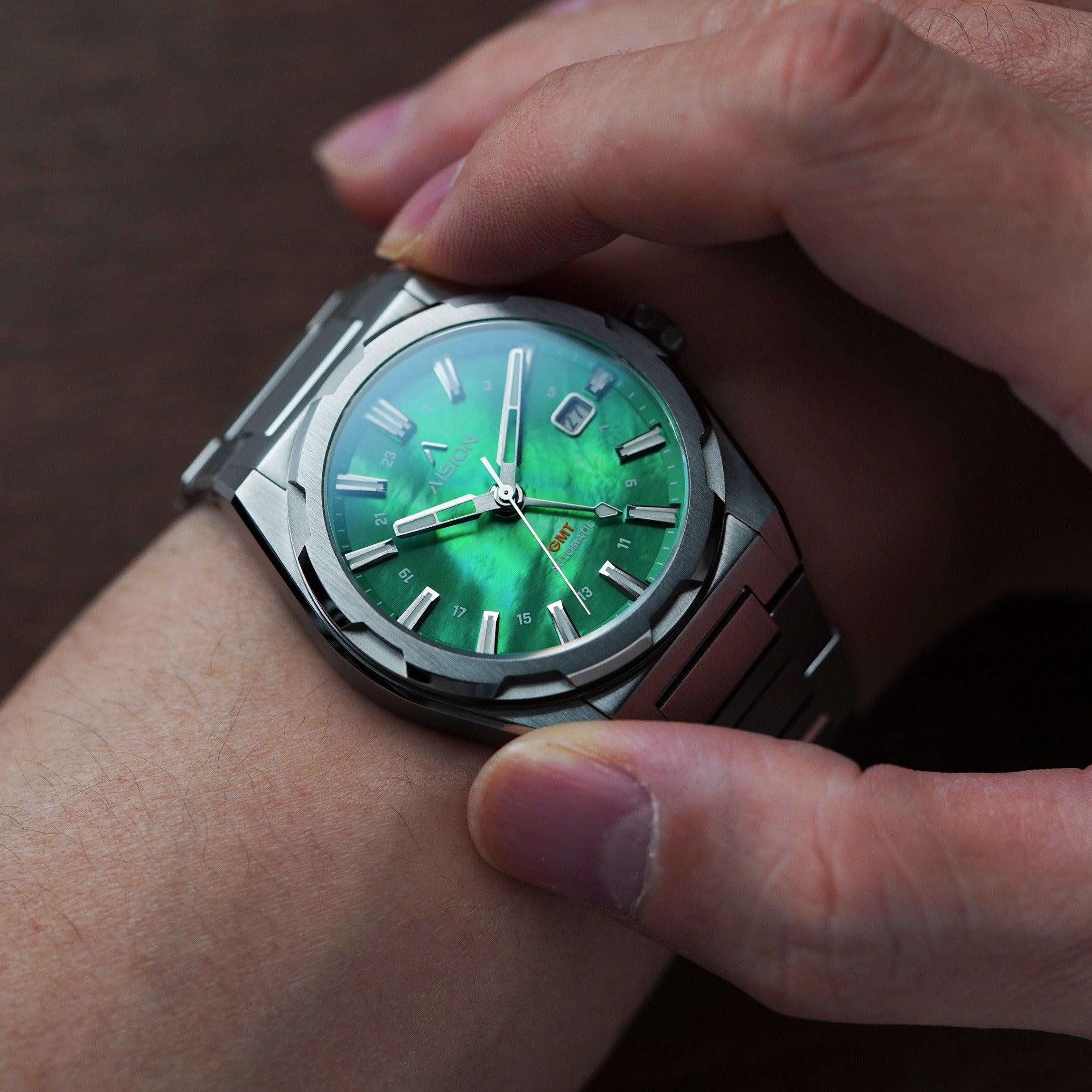 HANG GMT - Green MOP Dial